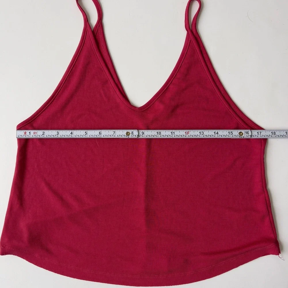 Free People Pink women’s Sleeveless V-Neck Ribbed Tank Top
